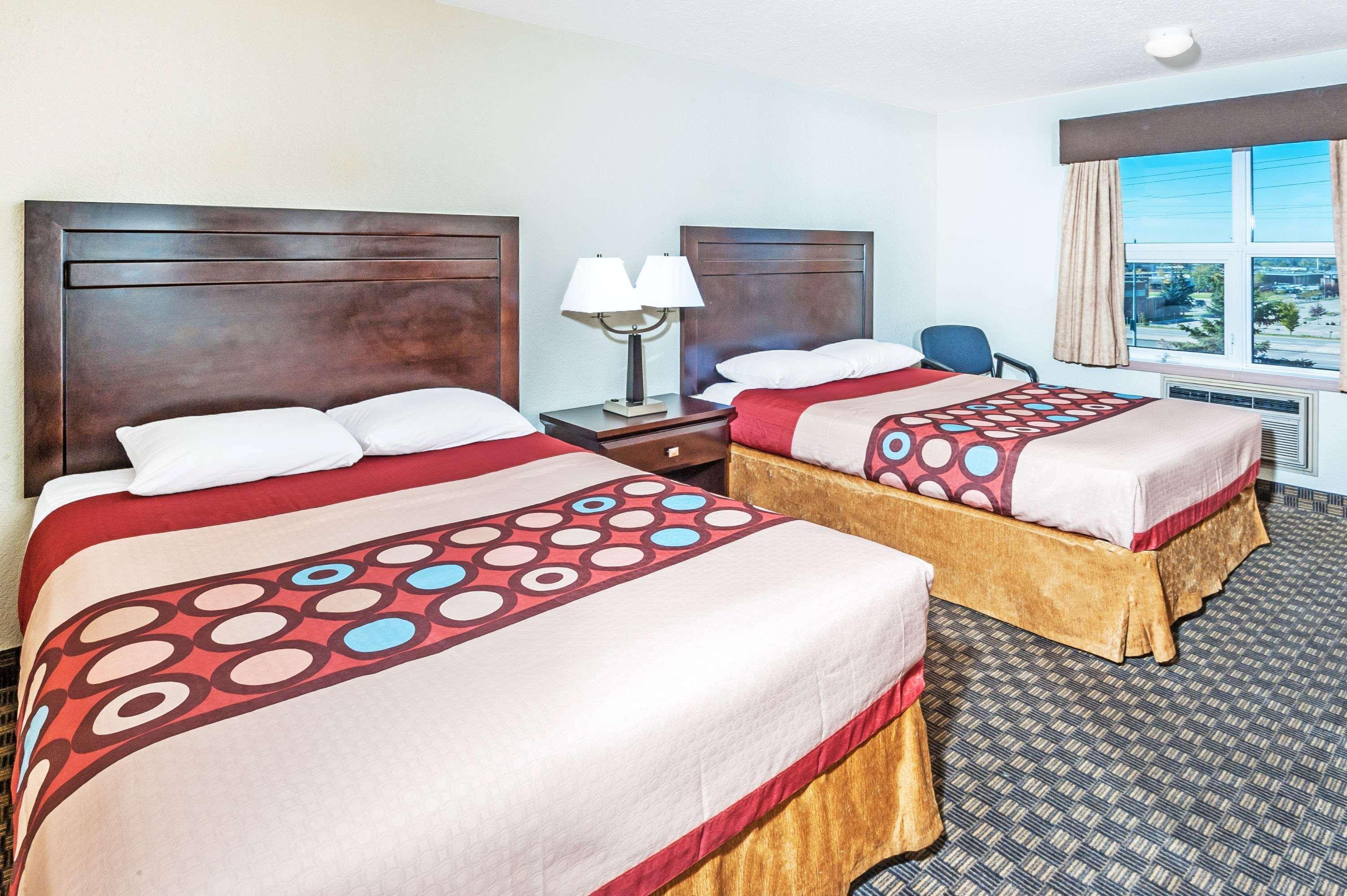 Super 8 By Wyndham Calgary/Airport Otel Dış mekan fotoğraf
